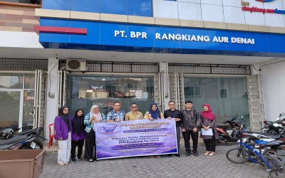 Dosen dan Mahasiswa AKTAN Boekittinggi Laksanakan PKM Penerapan SAK-EP di BPR Rangkiang Aur Denai